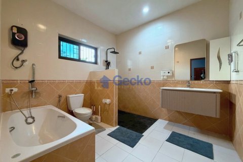 House in Pattaya, Thailand 4 bedrooms № 199600 - photo 10