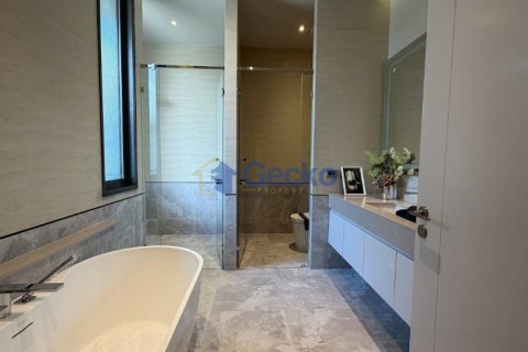 House in Pattaya, Thailand 4 bedrooms № 199598 - photo 20