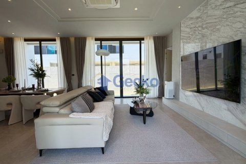 House in Pattaya, Thailand 4 bedrooms № 199598 - photo 3