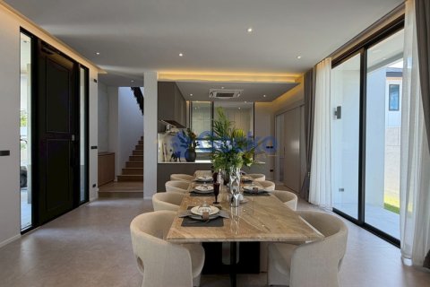 House in Pattaya, Thailand 4 bedrooms № 199598 - photo 9