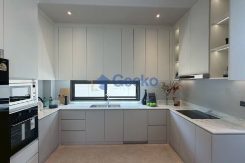 House in Pattaya, Thailand 4 bedrooms № 199598 - photo 7
