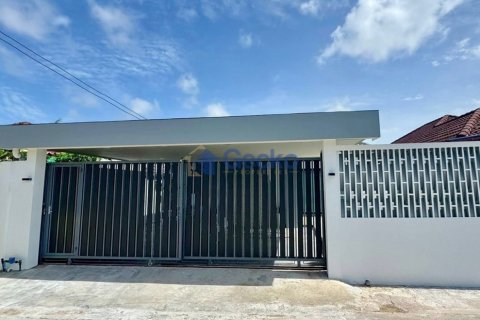 House in Pattaya, Thailand 3 bedrooms № 199601 - photo 18