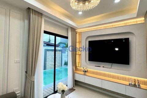 House in Pattaya, Thailand 3 bedrooms № 199601 - photo 4