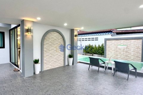 House in Pattaya, Thailand 3 bedrooms № 199601 - photo 17