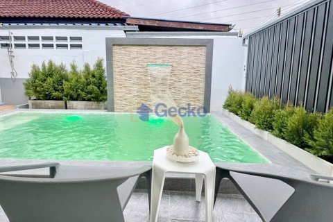 House in Pattaya, Thailand 3 bedrooms № 199601 - photo 16
