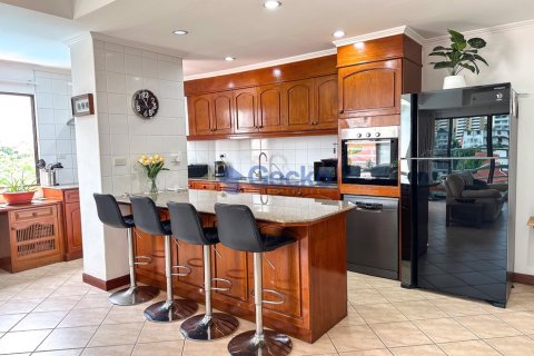 Condo in Pattaya, Thailand, 2 bedrooms № 199603 - photo 14