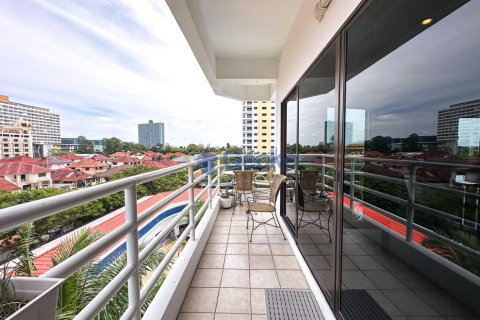 Condo in Pattaya, Thailand, 2 bedrooms № 199603 - photo 9