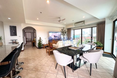Condo in Pattaya, Thailand, 2 bedrooms № 199603 - photo 5