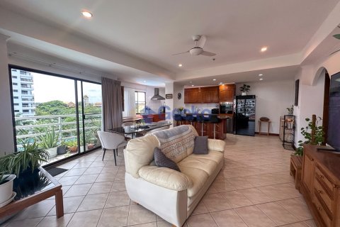 Condo in Pattaya, Thailand, 2 bedrooms № 199603 - photo 3