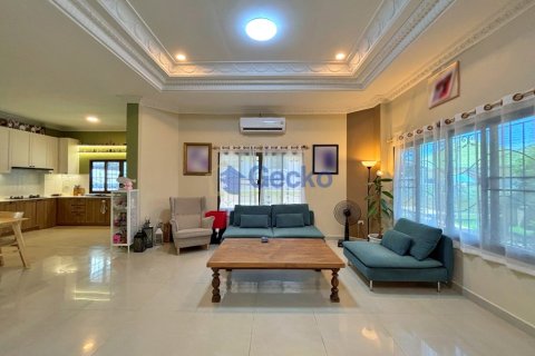House in Pattaya, Thailand 3 bedrooms № 199602 - photo 6