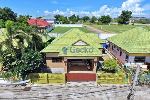 House in Pattaya, Thailand 3 bedrooms № 199602