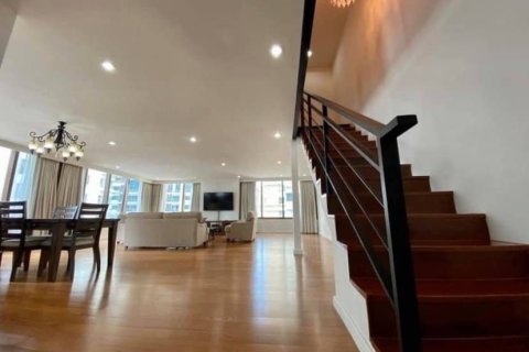 Condo in Khlong Toei, Bangkok, Thailand, 3 bedrooms № 167981 - photo 9