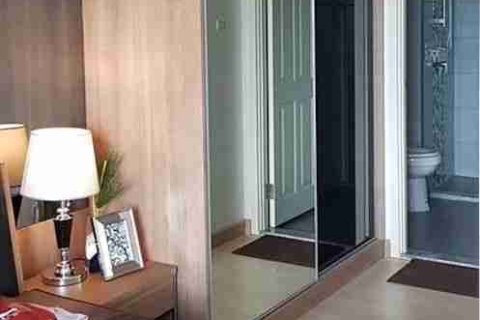 Condo in Thonburi, Bangkok, Thailand, 2 bedrooms  № 183539 - photo 7