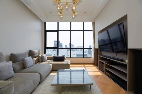Condo in Bangkok, Thailand, 3 bedrooms  № 180676 - photo 6