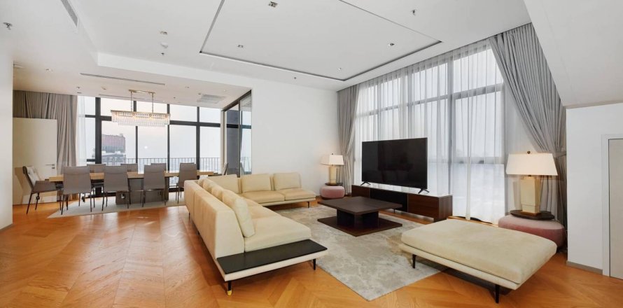 Condo in Bangkok, Thailand, 3 bedrooms  № 180676
