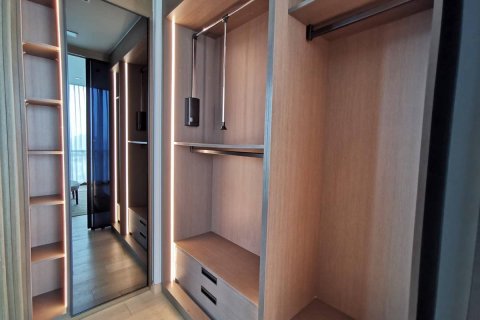 Condo in Bangkok, Thailand, 2 bedrooms  № 180677 - photo 13