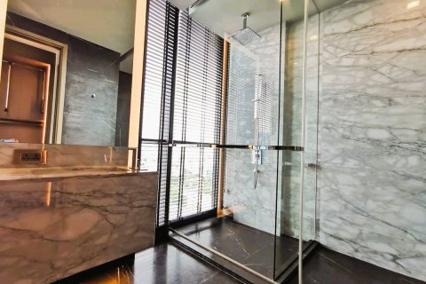 Condo in Bangkok, Thailand, 2 bedrooms  № 180677 - photo 17