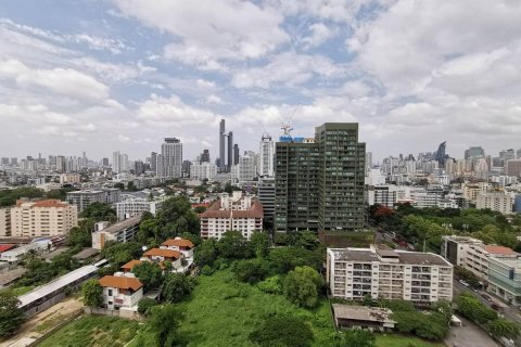 Condo in Bangkok, Thailand, 2 bedrooms  № 180677 - photo 8