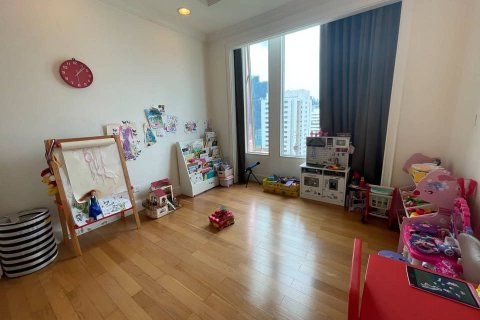 Condo in Bangkok, Thailand, 3 bedrooms  № 180674 - photo 14