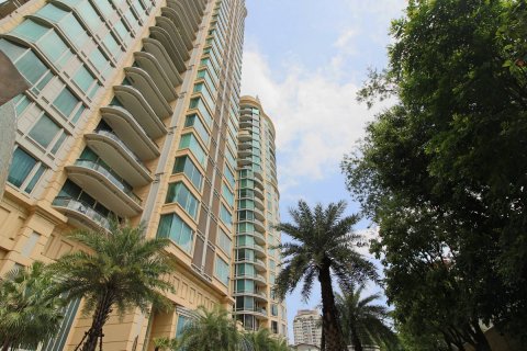 Condo in Bangkok, Thailand, 3 bedrooms  № 180674 - photo 25