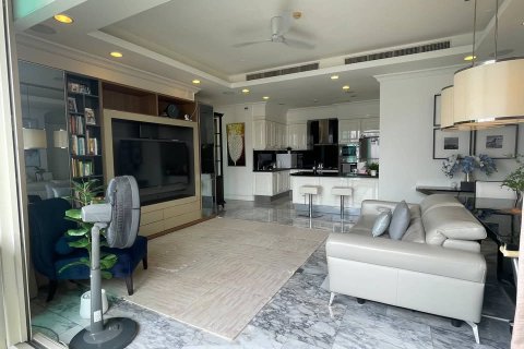 Condo in Bangkok, Thailand, 3 bedrooms  № 180674 - photo 8