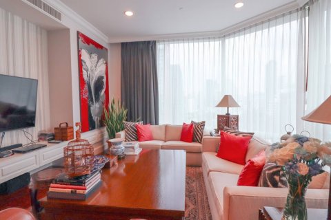 Condo in Bangkok, Thailand, 3 bedrooms  № 180675