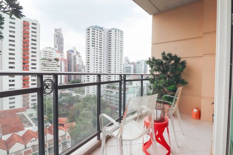 Condo in Bangkok, Thailand, 3 bedrooms  № 180675 - photo 5