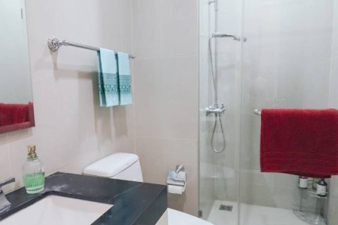 Condo in Bangkok, Thailand, 3 bedrooms  № 180675 - photo 20