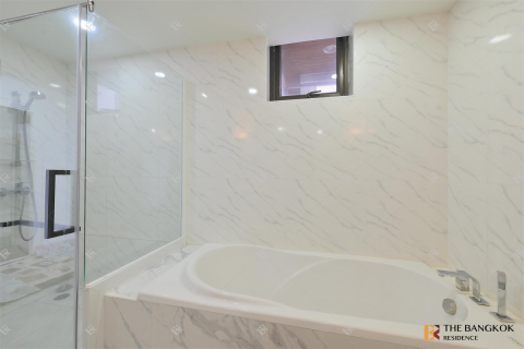 Condominio de 3 dormitorios en Bangkok, Tailandia № 209288 - foto 6