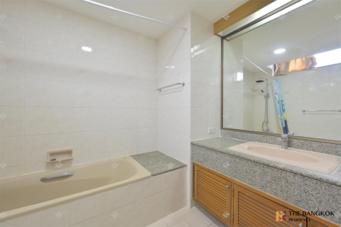 Condominio de 3 dormitorios en Bangkok, Tailandia № 209291 - foto 3