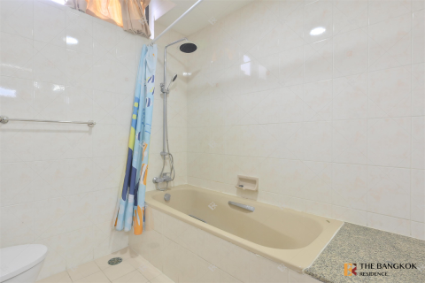 Condominio de 3 dormitorios en Bangkok, Tailandia № 209291 - foto 2