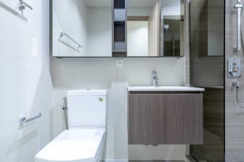 Condo in Watthana, Bangkok, Thailand, 2 bedrooms  № 158190 - photo 7