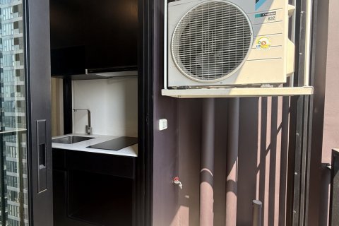 Studio dans le Condo à Huai Khwang, Bangkok, Thaïlande № 173269 - photo 13