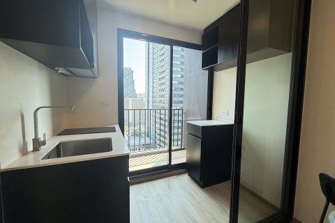 Studio dans le Condo à Huai Khwang, Bangkok, Thaïlande № 173269 - photo 6