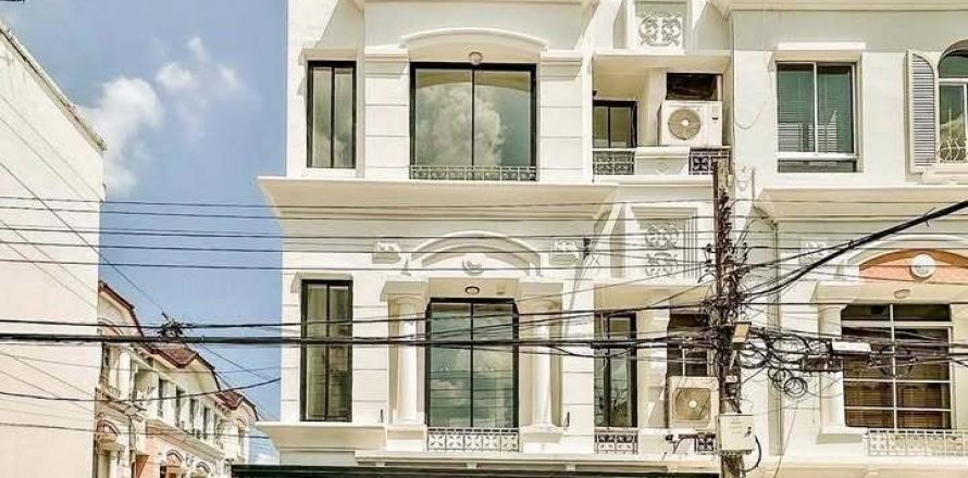 Townhouse à Saphan Sung, Bangkok, Thaïlande 4 chambres № 173270