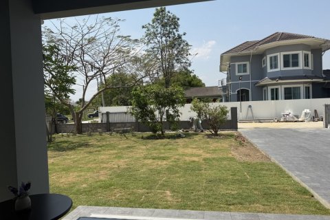 House in San Sai, Thailand 3 bedrooms № 173272 - photo 5