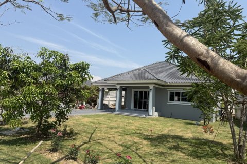 House in San Sai, Thailand 3 bedrooms № 173272 - photo 3