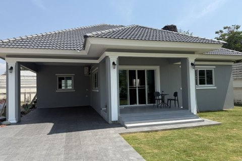 House in San Sai, Thailand 3 bedrooms № 173272 - photo 1