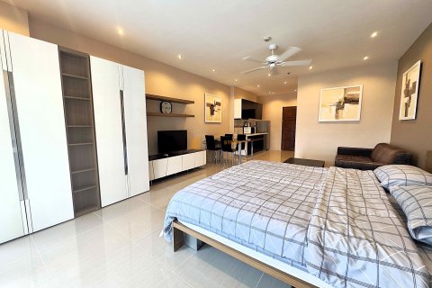 Condo on Jomtien Beach, Pattaya, Thailand, 1 bedroom № 204899 - photo 2