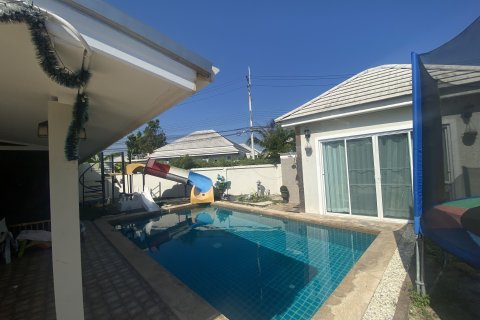 House in Hua Hin, Thailand 3 bedrooms № 159212 - photo 2