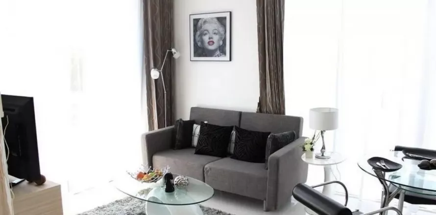 Condo in Pattaya, Thailand, 2 bedrooms  № 145597