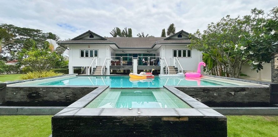 Villa in Hua Hin, Thailand 4 Schlafzimmer № 221828