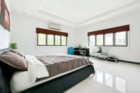 Villa in Hua Hin, Thailand 4 Schlafzimmer № 221828 - Foto 26
