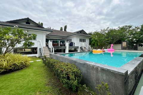 Villa in Hua Hin, Thailand 4 Schlafzimmer № 221828 - Foto 3
