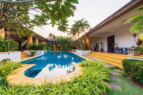 Villa in Hua Hin, Thailand 5 Schlafzimmer № 221830 - Foto 4