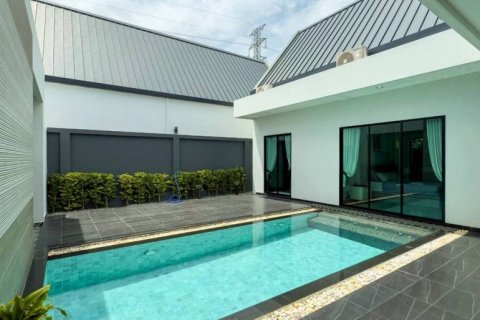 House in Pattaya, Thailand 3 bedrooms № 149695 - photo 2