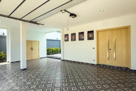 House in Pattaya, Thailand 3 bedrooms № 149695 - photo 18