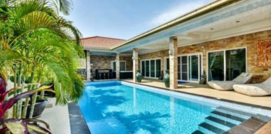 Villa in Hua Hin, Thailand 4 bedrooms № 193389