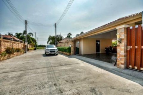 Villa in Hua Hin, Thailand 4 bedrooms № 193389 - photo 5
