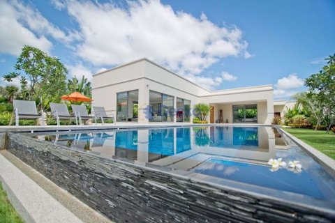 House in Pattaya, Thailand 4 bedrooms № 197119 - photo 26